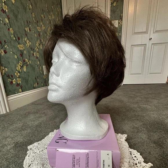 Paula Young synthetic wig - Picture 5 of 10